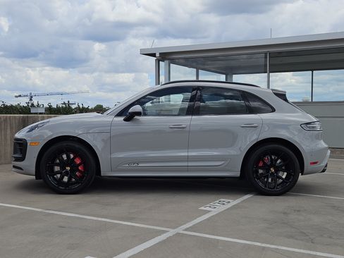 Certified 2026 Porsche Macan GTS AWD/4WD image 2