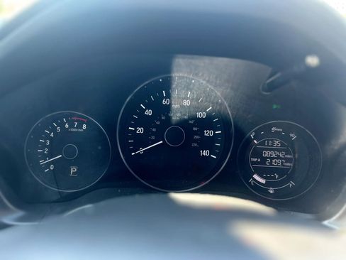 Used 2017 Honda HR-V LX image 25