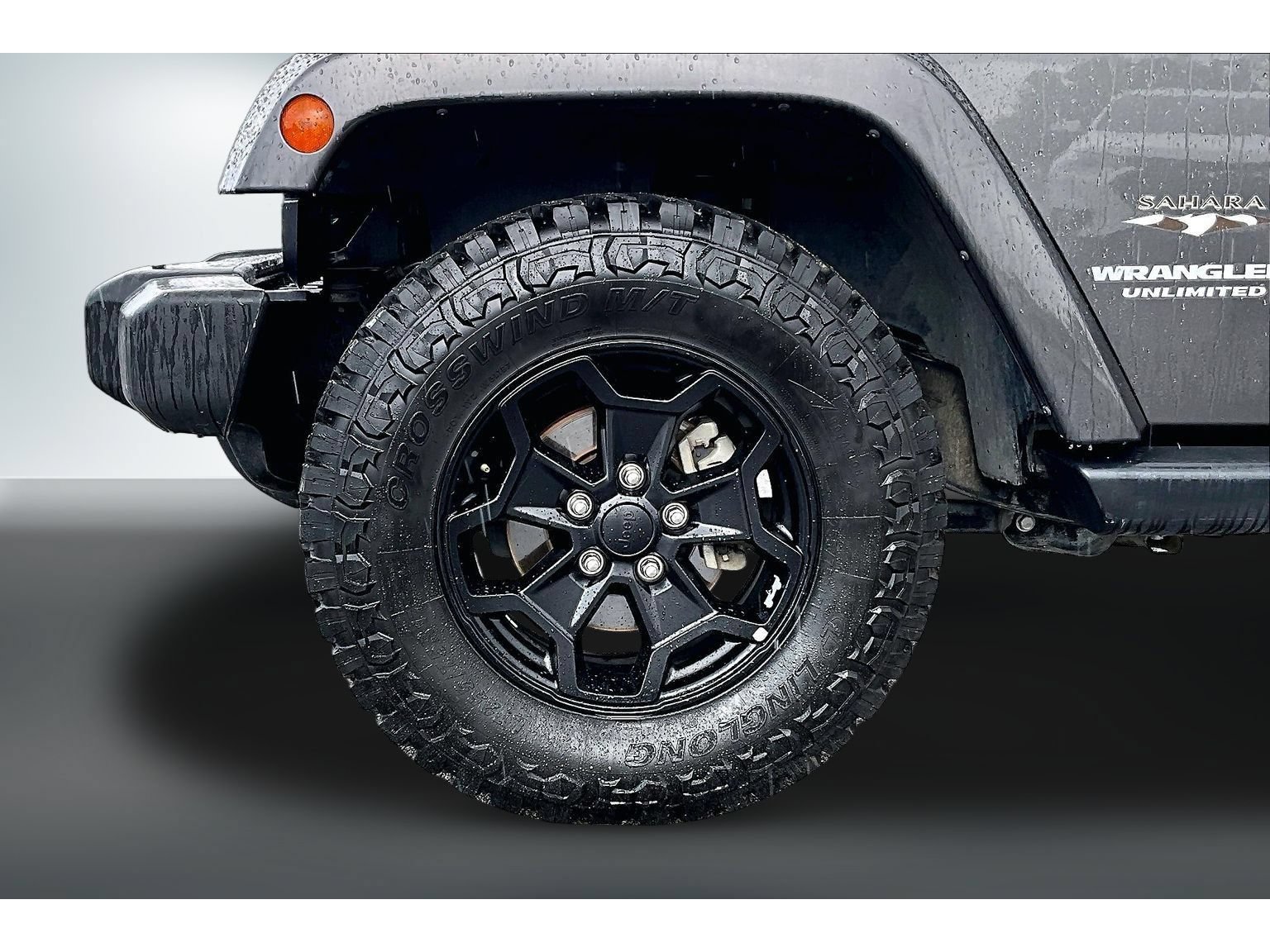 Used 2016 Jeep Wrangler Unlimited Sahara w/ Connectivity Group AWD/4WD image 33