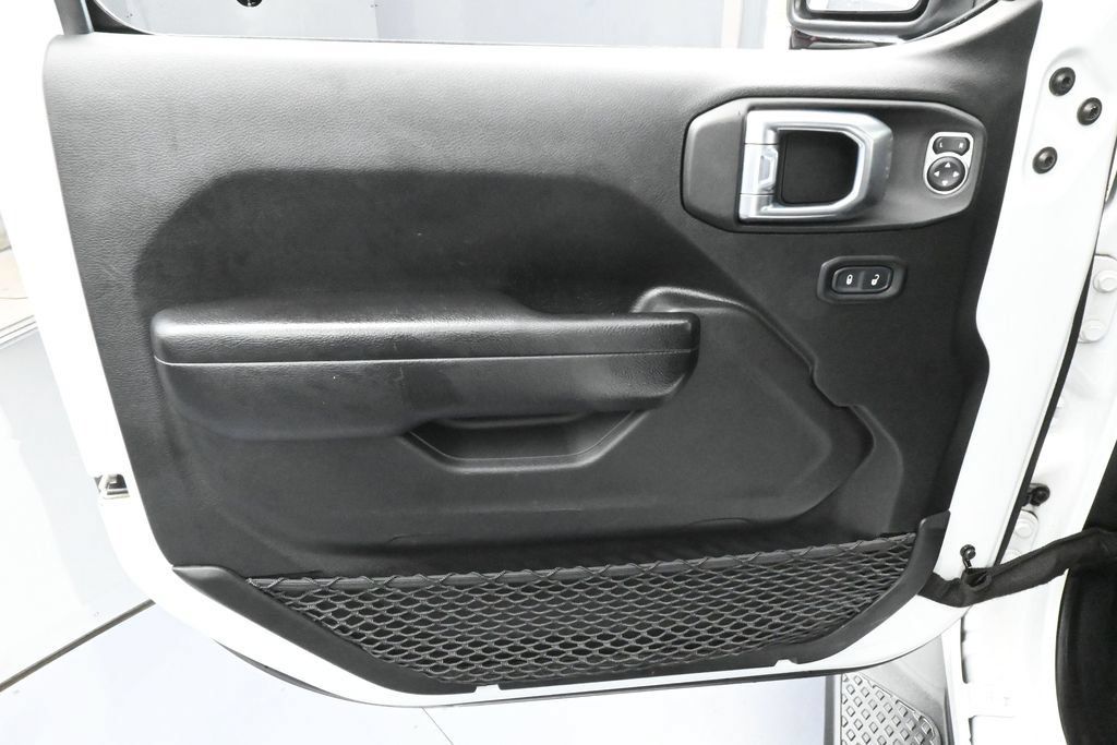 Used 2021 Jeep Gladiator Sport AWD/4WD image 13