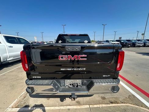 Used 2022 GMC Sierra 1500 SLT RWD image 3