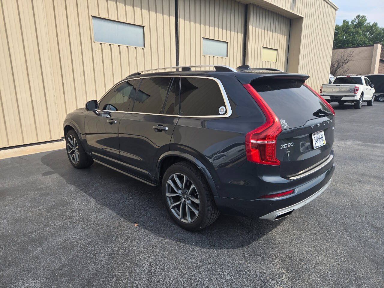 Used 2017 Volvo XC90 T6 Momentum w/ Vision Package AWD/4WD image 8