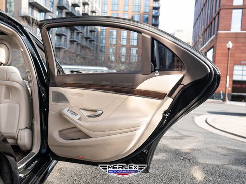 Used 2018 Mercedes-Benz S 560 Sedan image 46
