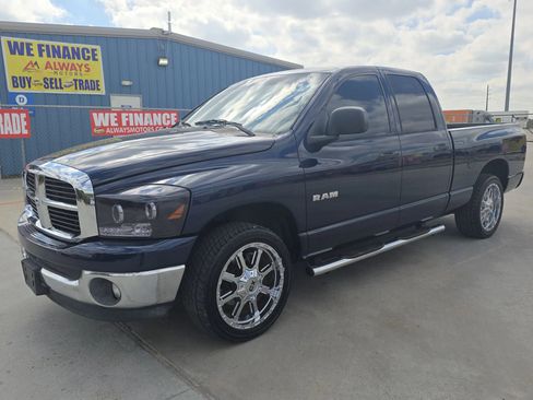 Used 2008 Dodge Ram 1500 Truck SLT image 2