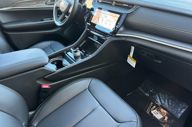 New 2026 Jeep Grand Cherokee Limited AWD/4WD image 13