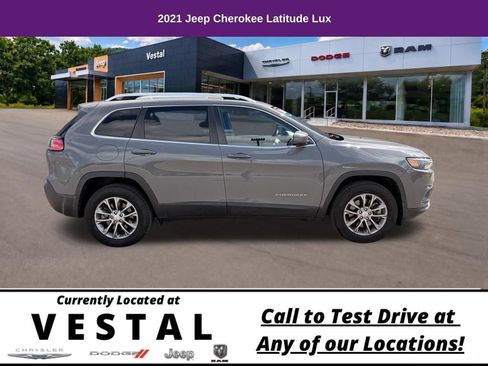 Used 2021 Jeep Cherokee Latitude Lux w/ Comfort/Convenience Group AWD/4WD image 5