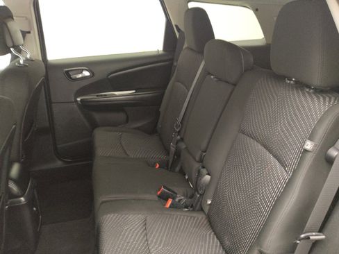 Used 2020 Dodge Journey SE w/ SE Popular Equipment Group FWD image 18