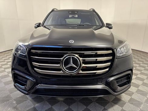 Certified 2025 Mercedes-Benz GLS 580 4MATIC w/ Acoustic Comfort Package image 11
