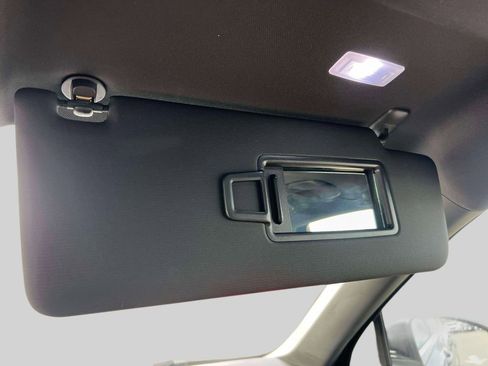 Used 2024 Volkswagen Tiguan SEL R-Line image 30