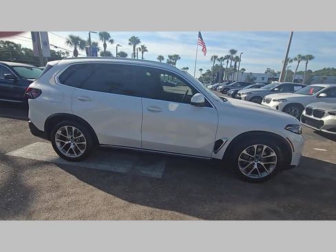 Certified 2025 BMW X5 xDrive50e w/ Premium Package image 37