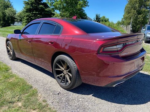 Used 2017 Dodge Charger R/T RWD image 3