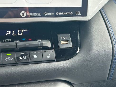 Used 2023 Toyota Tundra Platinum image 39