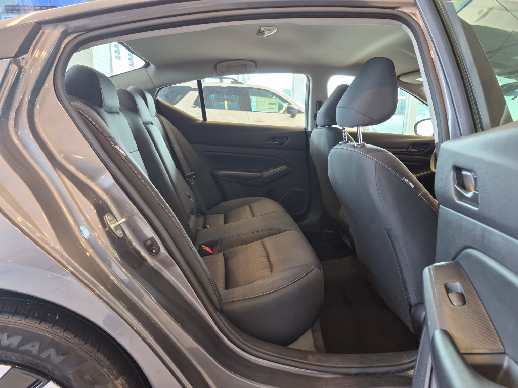 Used 2024 Nissan Altima 2.5 S FWD image 19