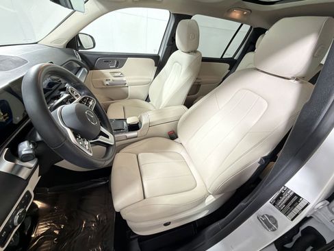 Used 2021 Mercedes-Benz GLB 250 4MATIC image 13