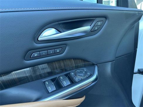 Certified 2022 Cadillac XT4 Premium Luxury w/ Enhanced Visibility Package image 45