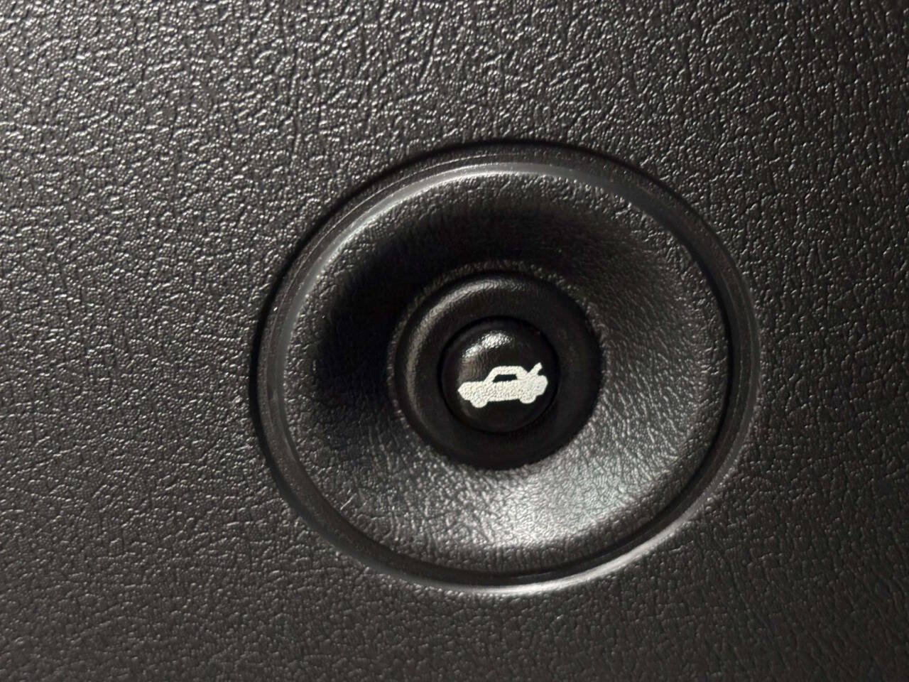 Used 2010 Dodge Challenger R/T RWD image 27