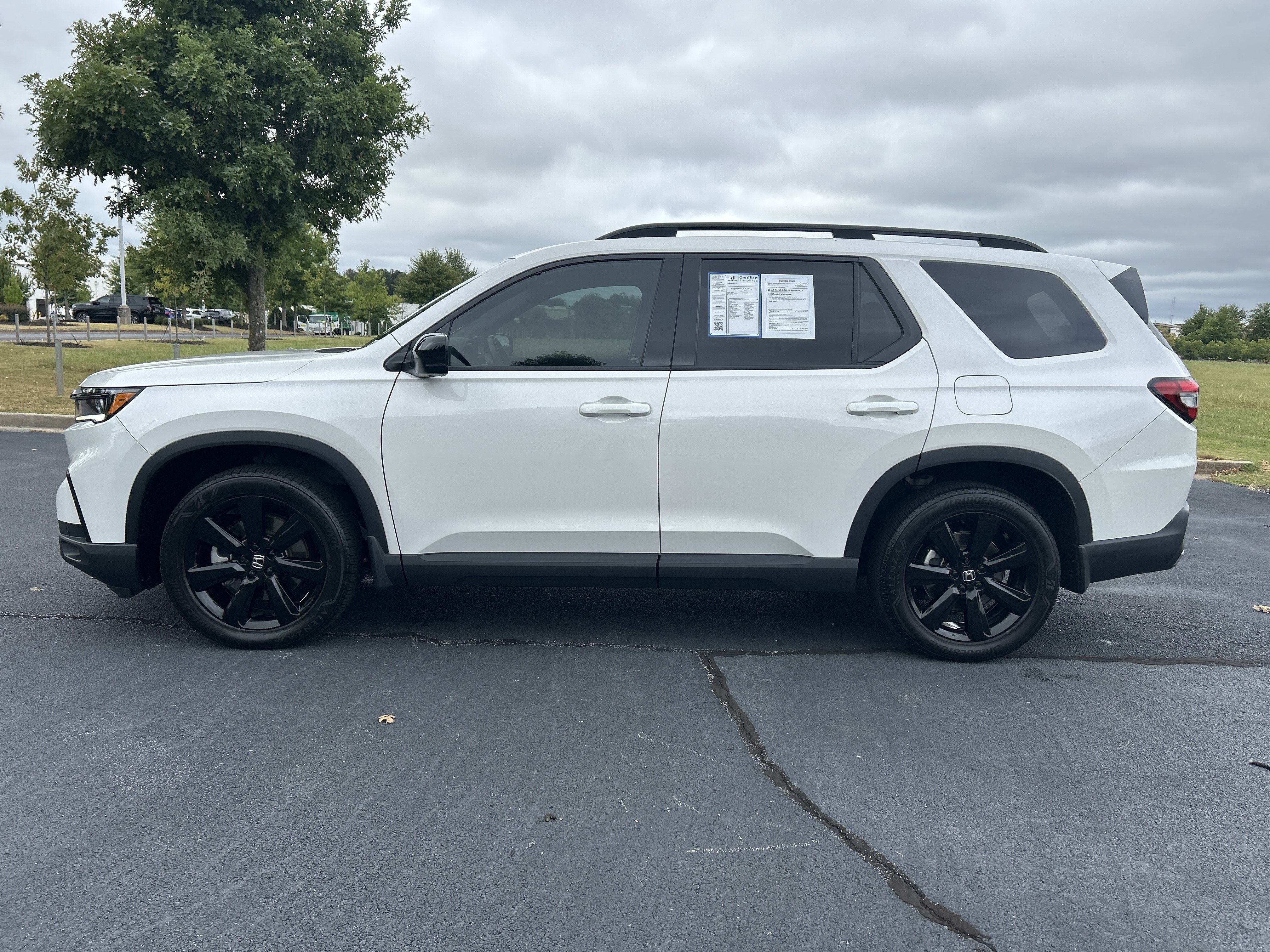 Certified 2025 Honda Pilot Black Edition image 6