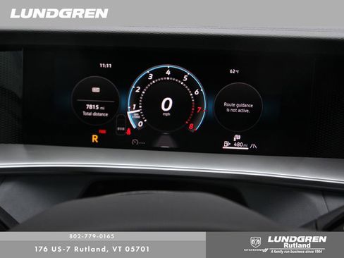 Used 2025 Volkswagen Tiguan SE w/ Panoramic Sunroof Package AWD/4WD image 29