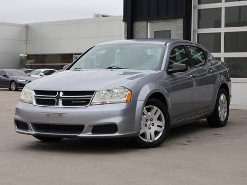 Used 2014 Dodge Avenger SE FWD image 3
