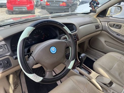 Used 1998 Nissan Altima GLE image 22