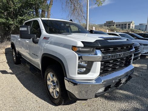 Used 2020 Chevrolet Silverado 2500 LT w/ All Star Edition AWD/4WD image 2