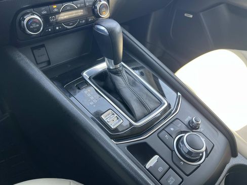 Used 2017 MAZDA CX-5 Touring w/ Preferred Equipment Package FWD image 17