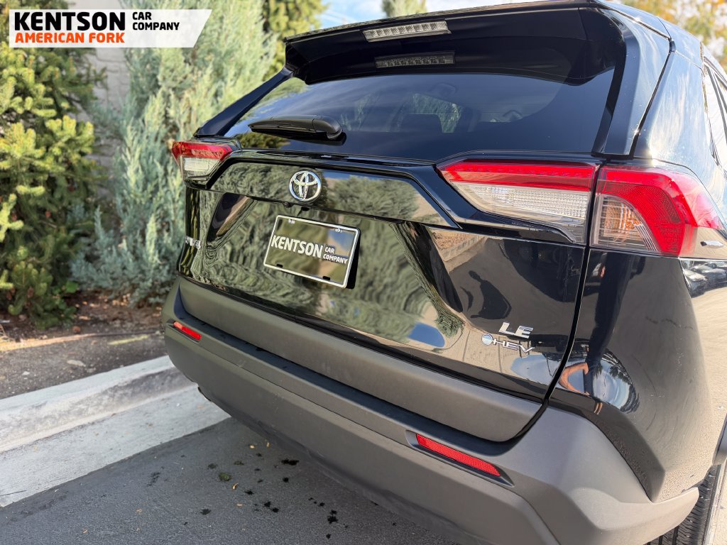Used 2025 Toyota RAV4 LE AWD/4WD image 32