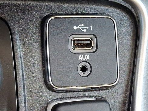 Used 2019 Jeep Compass Latitude w/ Cold Weather Group image 24