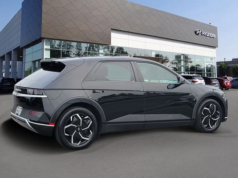 Certified 2024 Hyundai Ioniq 5 SEL RWD image 2