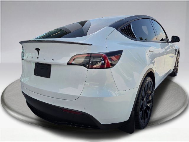 Used 2022 Tesla Model Y Performance AWD/4WD image 12