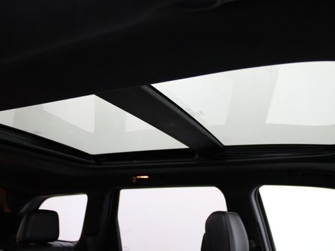 Used 2015 Jeep Grand Cherokee Overland image 13