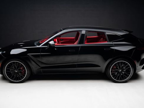 Used 2022 Aston Martin DBX AWD/4WD image 17