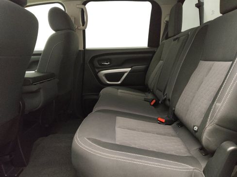 Used 2022 Nissan Titan SV RWD image 18
