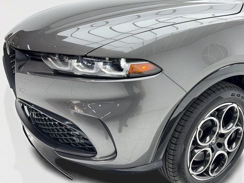 New 2025 Alfa Romeo Tonale w/ Premium Package AWD/4WD image 5