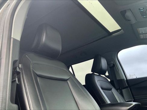 Used 2022 Ford Explorer XLT w/ Equipment Group 202A image 21