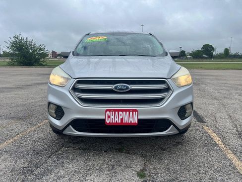 Used 2017 Ford Escape SE image 3