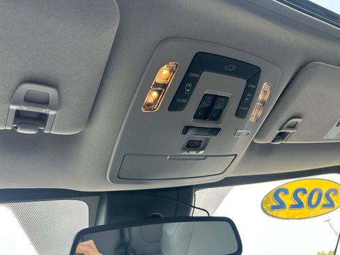 Used 2022 Toyota Sienna XLE w/ XLE Plus Package FWD image 27