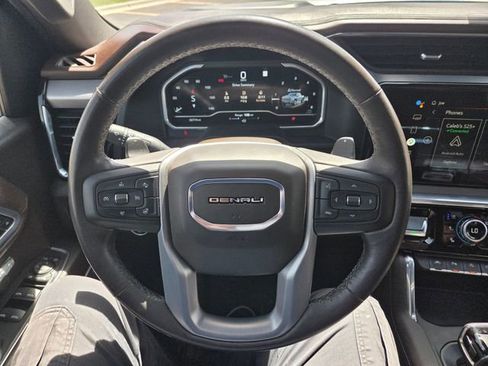 Used 2022 GMC Sierra 1500 Denali AWD/4WD image 17