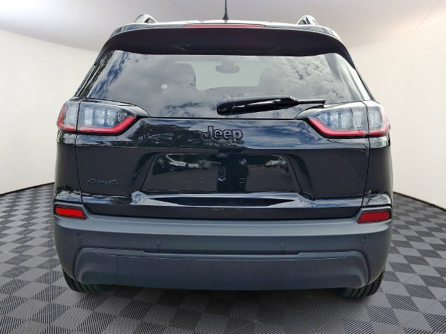 Used 2019 Jeep Cherokee Latitude Plus AWD/4WD image 6