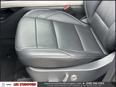 Used 2024 Lincoln Nautilus Premier AWD/4WD image 18