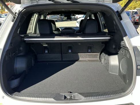 Certified 2025 Subaru Forester Touring AWD/4WD image 27