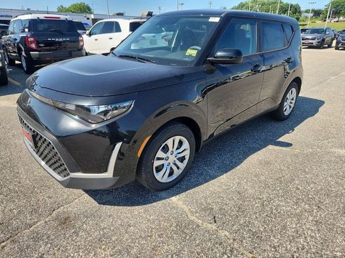New 2025 Kia Soul LX image 3