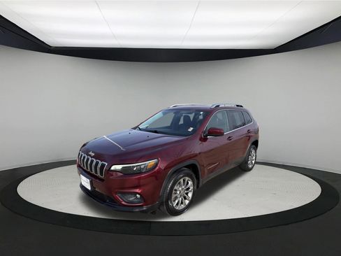 Used 2019 Jeep Cherokee Latitude Plus w/ Cold Weather Group image 3