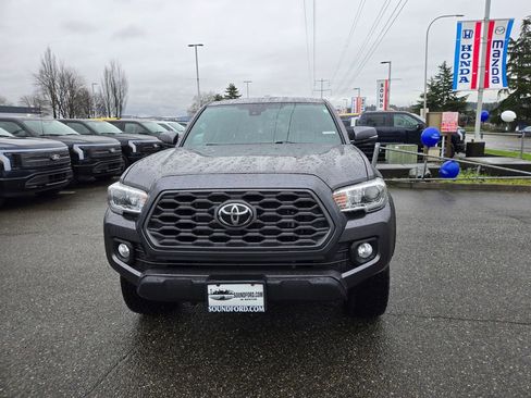 Used 2021 Toyota Tacoma TRD Off-Road w/ Technology Package image 2
