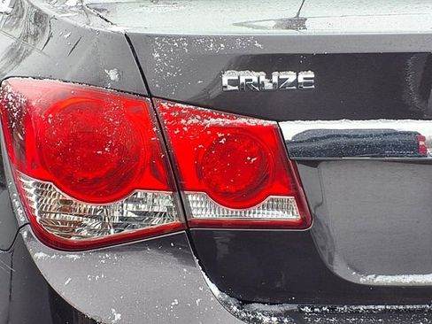 Used 2016 Chevrolet Cruze LT image 19