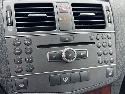 Used 2011 Mercedes-Benz C 300 4MATIC Sedan image 21