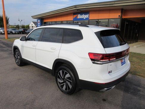Used 2025 Volkswagen Atlas SE image 3