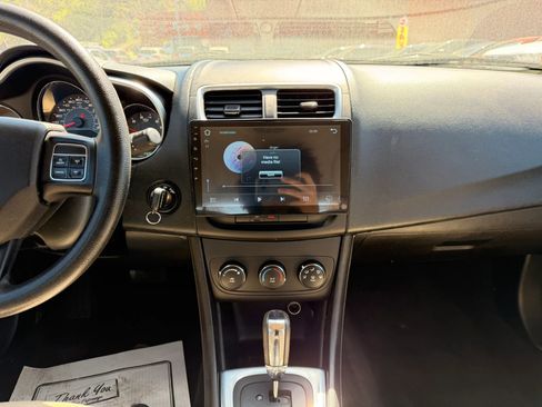 Used 2013 Dodge Avenger SE FWD image 10