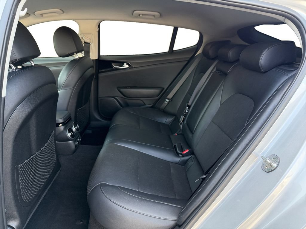 Used 2018 Kia Stinger AWD/4WD image 19