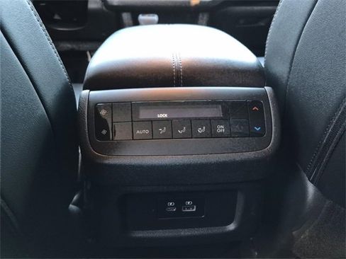 Certified 2023 Nissan Pathfinder SL w/ Lighting Package (N92) image 27